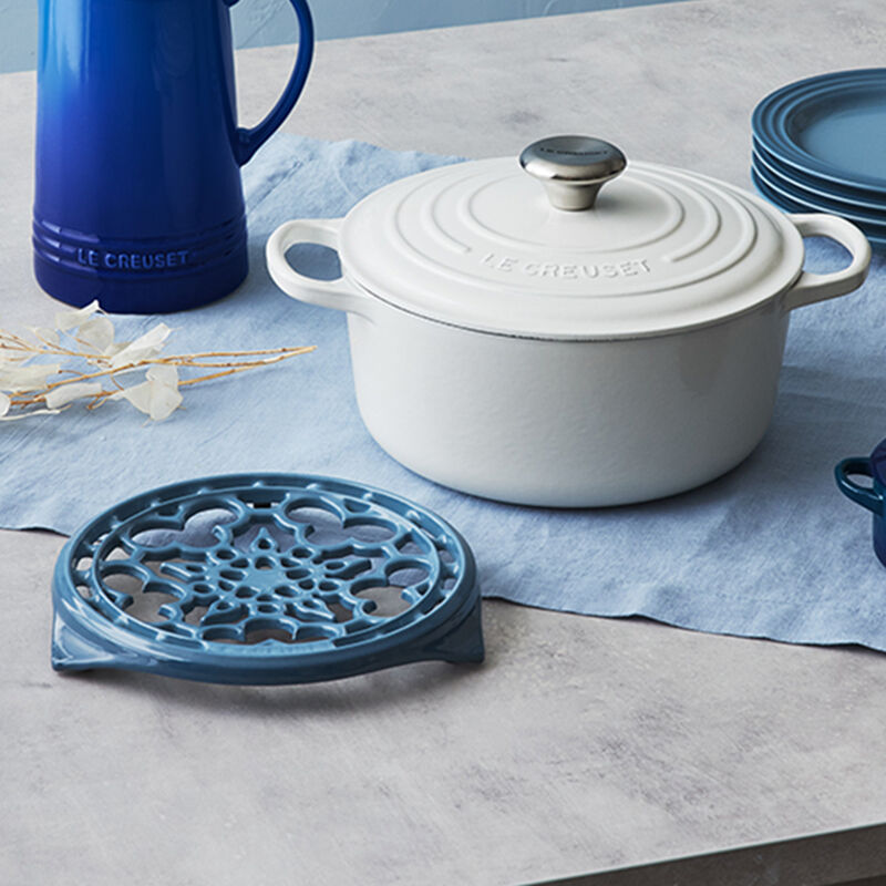 Deluxe Round Trivet - Enamelled Cast Iron Trivet| Le Creuset